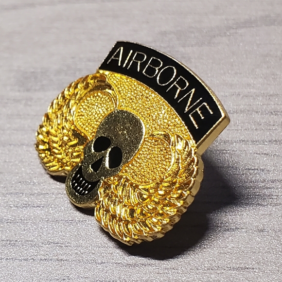 Airborne Army Military Skull w Wings Pin - Picture 4 of 8